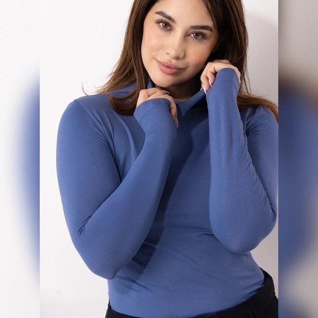 Camiseta Térmica Cuello Alto Azul Acero de Microfibra Opaca